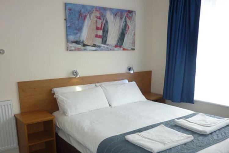 Serenity Hotel บอร์นมัธ ภายนอก รูปภาพ