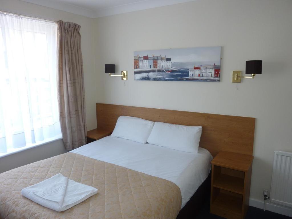 Serenity Hotel บอร์นมัธ ภายนอก รูปภาพ