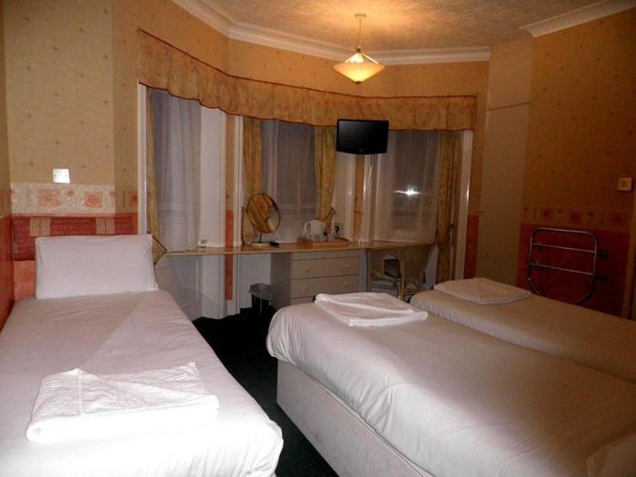 Serenity Hotel บอร์นมัธ ภายนอก รูปภาพ